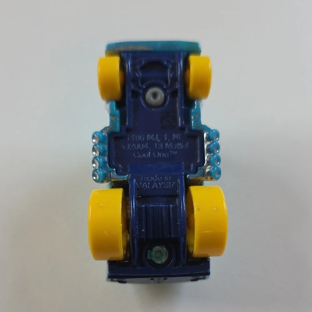 🏁 Hot Wheels Cool One Ice Cream Truck - Blue and Yellow